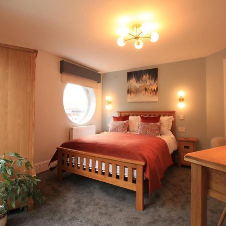 Streamside Apartments Yeovil Extérieur photo